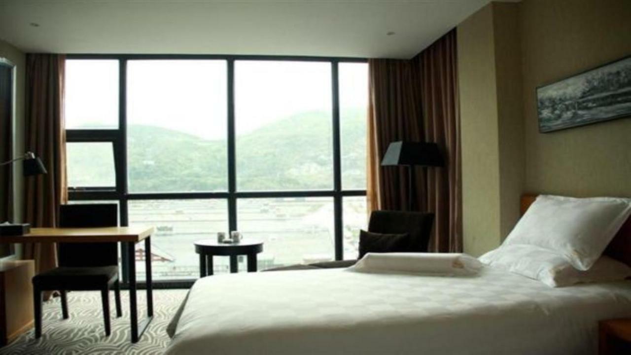 Friend Hui Hotel Чжанцзяцзе Экстерьер фото